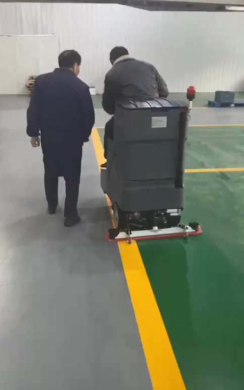 江蘇某食品貿易公司采購駕駛式洗地機HX5 江蘇某食品貿易公司采購駕駛式洗地機HX5