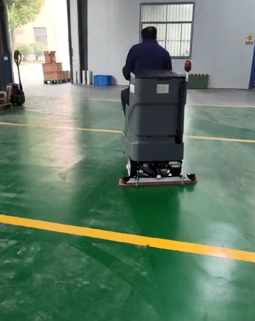 江蘇某食品貿易公司采購駕駛式洗地機HX5 江蘇某食品貿易公司采購駕駛式洗地機HX5